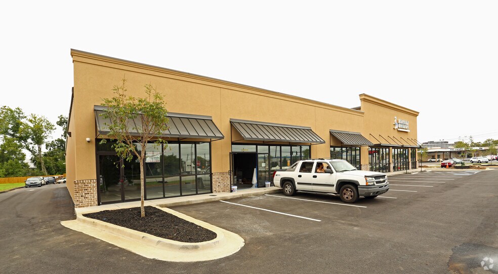 More Photos Of 1022 Walton Way, Augusta General Retail For Lease