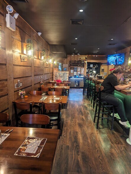 More Photos Of 142 Smith St, Brooklyn Apartments For Lease