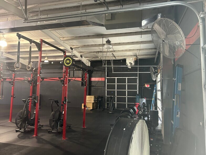 More Photos Of 5535 US-431, Brownsboro Industrial For Lease