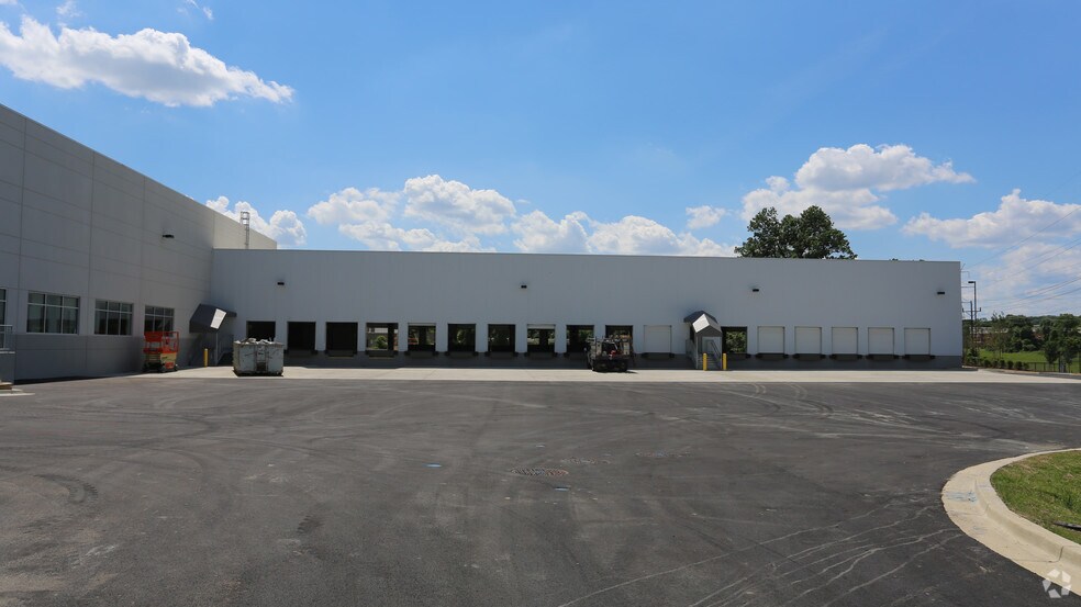 More Photos Of 1001 Hampton Park Blvd, Capitol Heights Warehouse For Lease