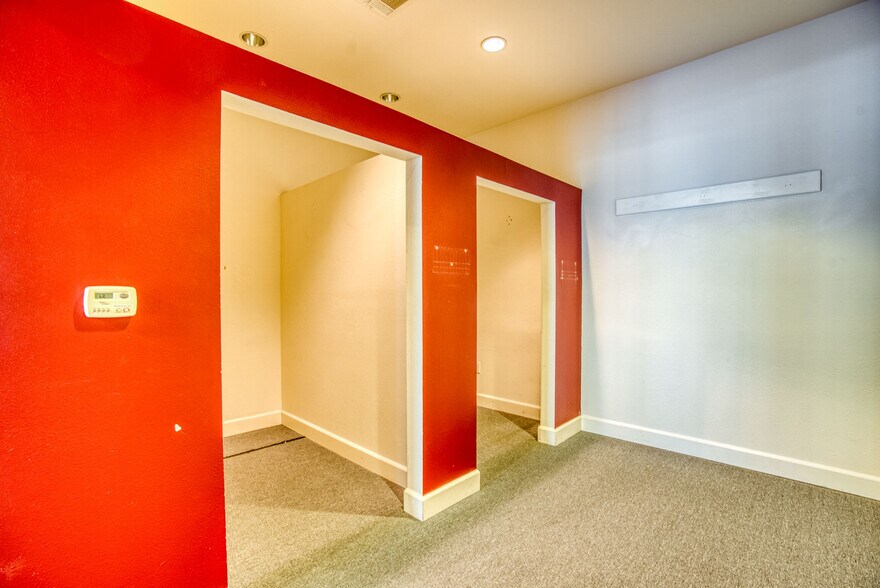 More Photos Of 7075 N West Ave, Fresno Freestanding For Lease