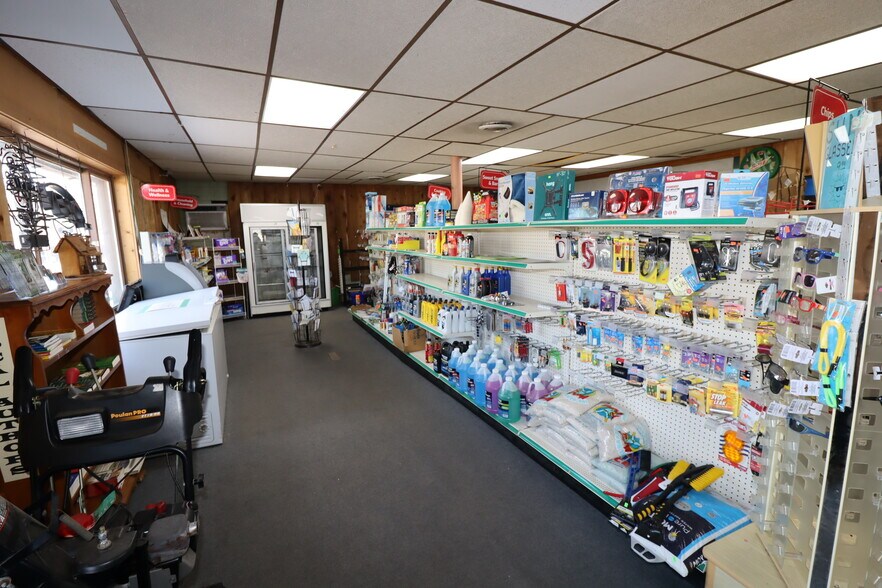 More Photos Of 22195 Highway 63, Grand View Storefront Retail Residential For Sale