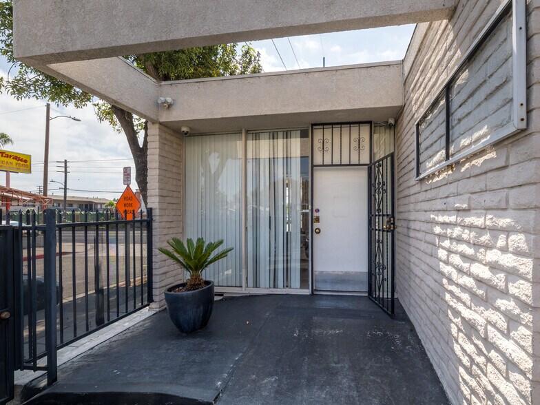 More Photos Of 4701 W Imperial Hwy, Inglewood Loft Creative Space For Sale