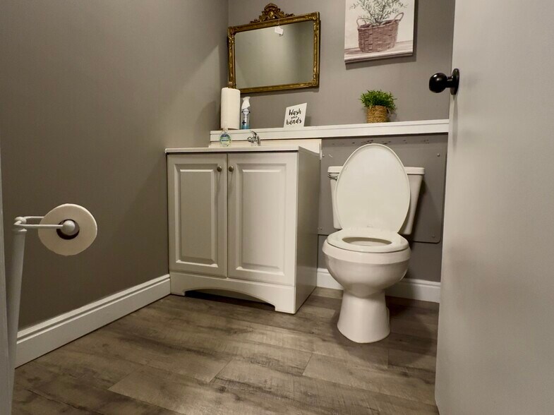 More Photos Of 111 W Main St, Florence Storefront For Sale