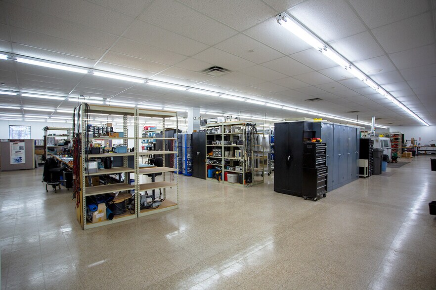 More Photos Of 11 Beaver Brook Rd, Littleton Light Manufacturing For Lease