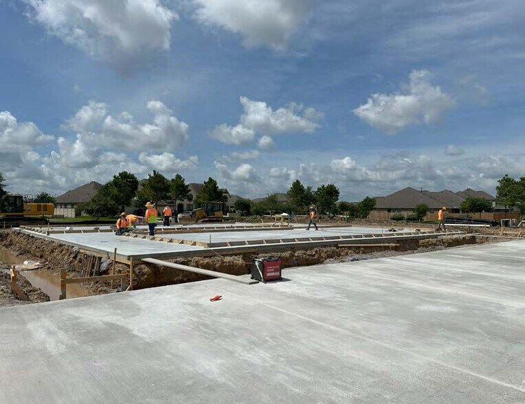 More Photos Of League City Parkway @ Tuscan Lakes Blvd, League City Unknown For Lease