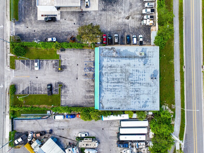 More Photos Of 27330 S Dixie Hwy, Homestead Storefront Retail Office For Sale
