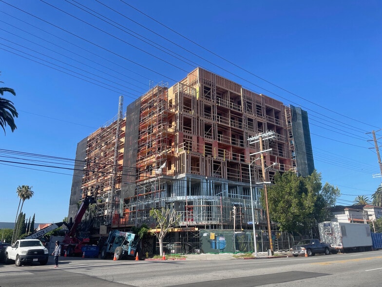 More Photos Of 4750 Santa Monica Blvd, Los Angeles Apartments For Lease