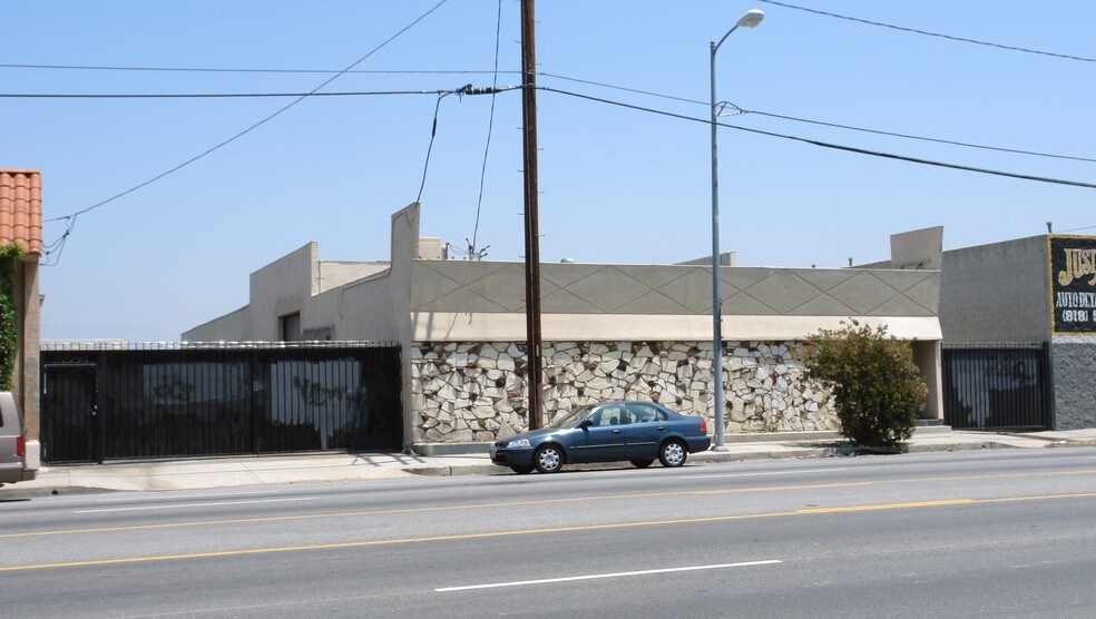 More Photos Of 13235 Sherman Way, North Hollywood Warehouse For Lease
