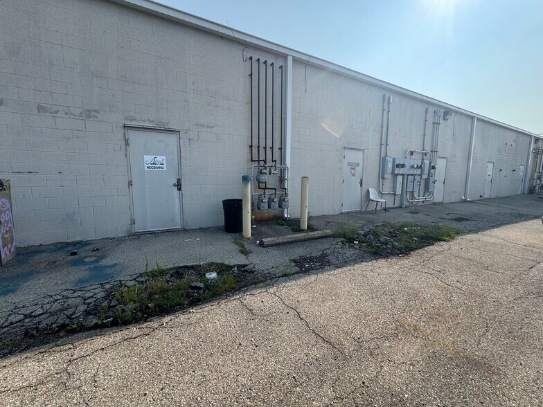 More Photos Of 100 Hometown Plz, Sellersburg Storefront For Sale