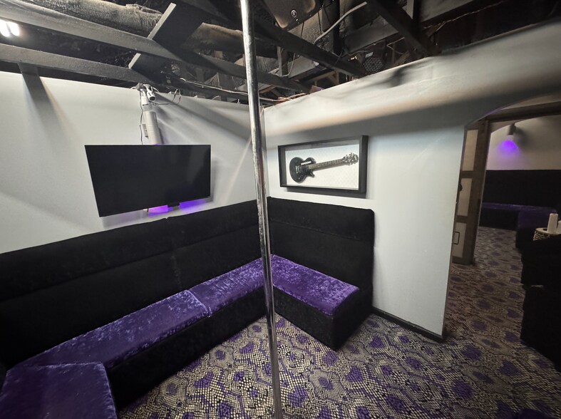 More Photos Of 2004 Wilmington Hwy, Jacksonville Bar For Lease