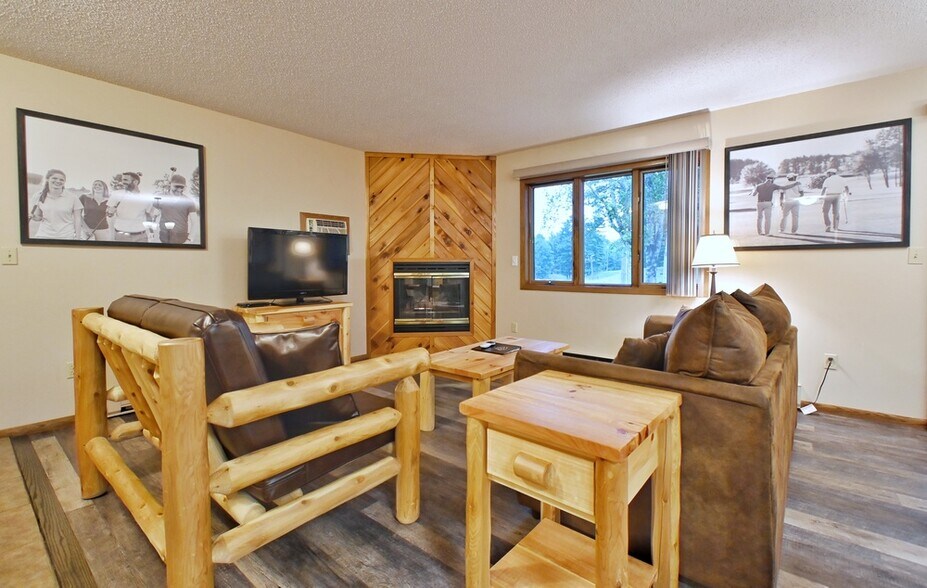 More Photos Of N3332 Pine Mountain Rd, Iron Mountain Hotel For Sale