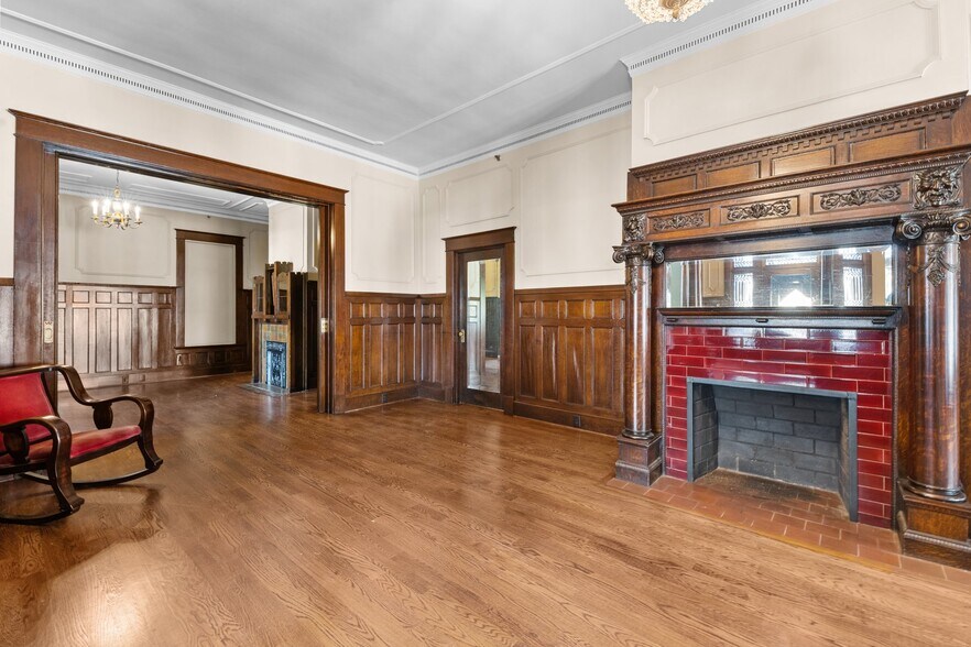 More Photos Of 738 E Main St, Belhaven Hotel For Sale