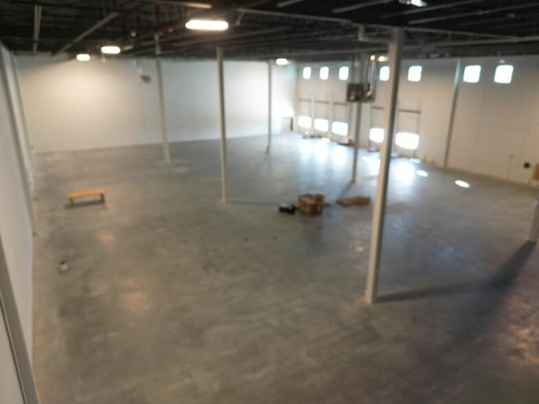 Primary Photo Of 5440 72 Av SE, Calgary Manufacturing For Lease