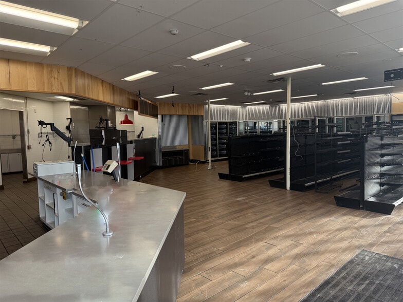 More Photos Of 4309 N George Street Ext, Manchester Convenience Store For Sale