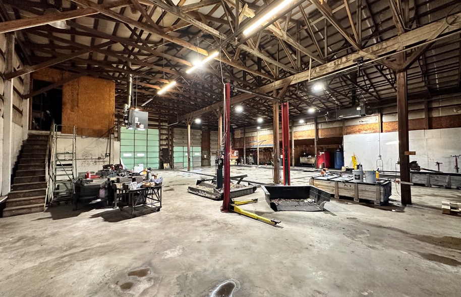 More Photos Of 610 Mohawk Ave, Roanoke Warehouse For Sale