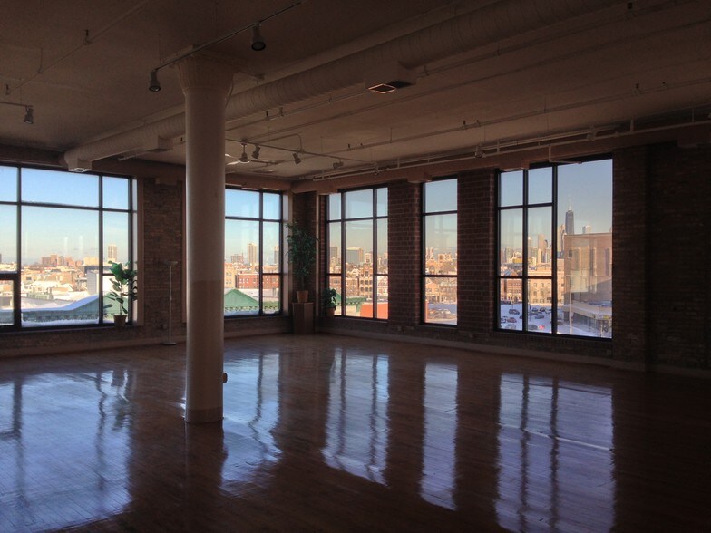 More Photos Of 1288 N Hermitage Ave, Chicago Office For Lease