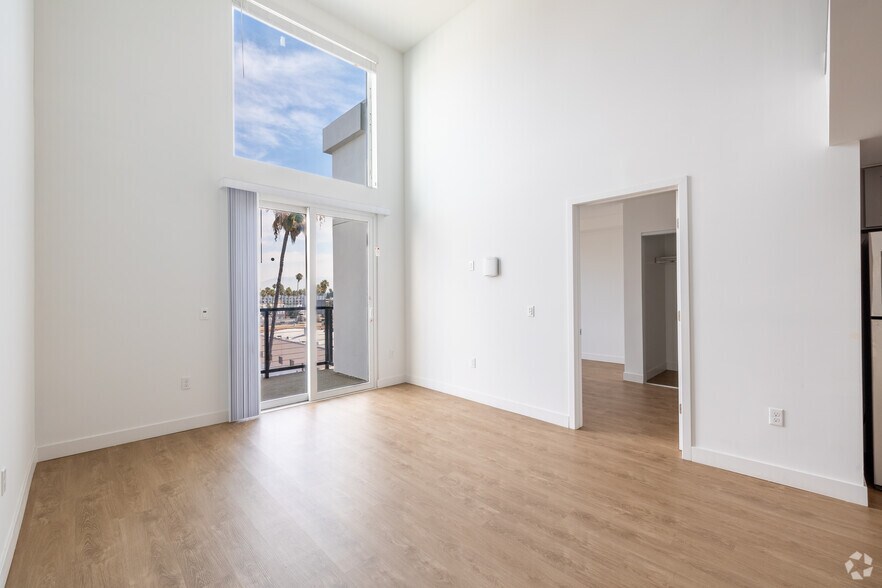 More Photos Of 6569-6581 N Van Nuys Blvd, Van Nuys Apartments For Lease