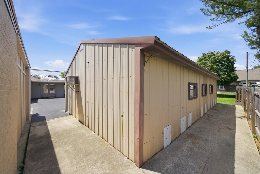 More Photos Of 2304 Plainfield Rd, Crest Hill Medical For Sale