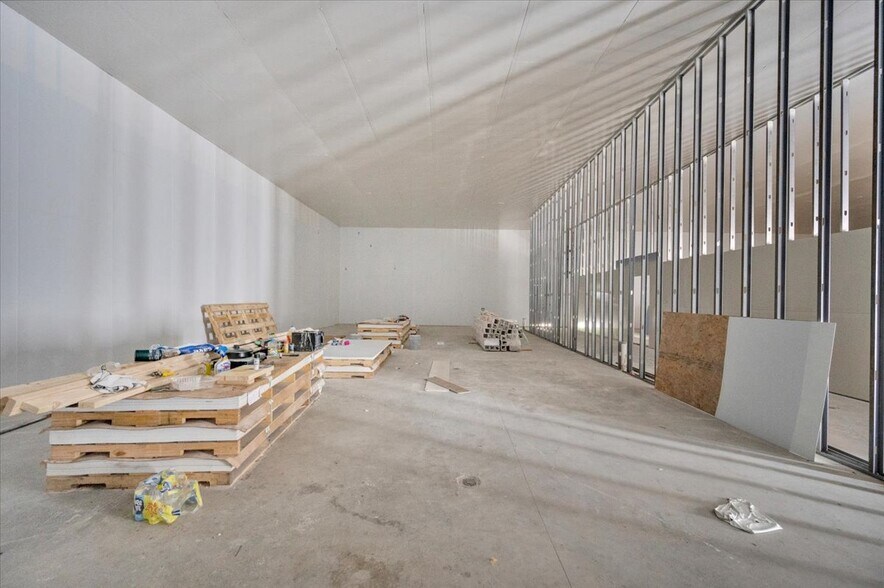 More Photos Of 1500 McMillan Rd, Owosso Manufacturing For Sale