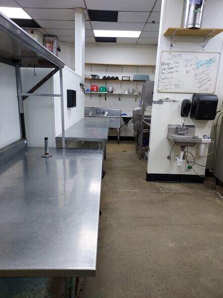 More Photos Of 6954 Old Canton Rd, Ridgeland Storefront Retail Office For Lease