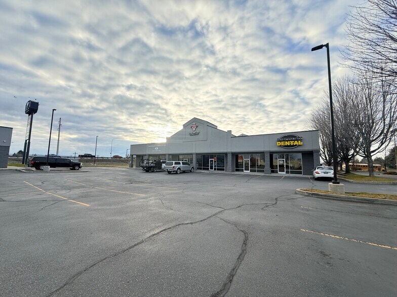 More Photos Of 2735 W Court St, Pasco General Retail For Lease