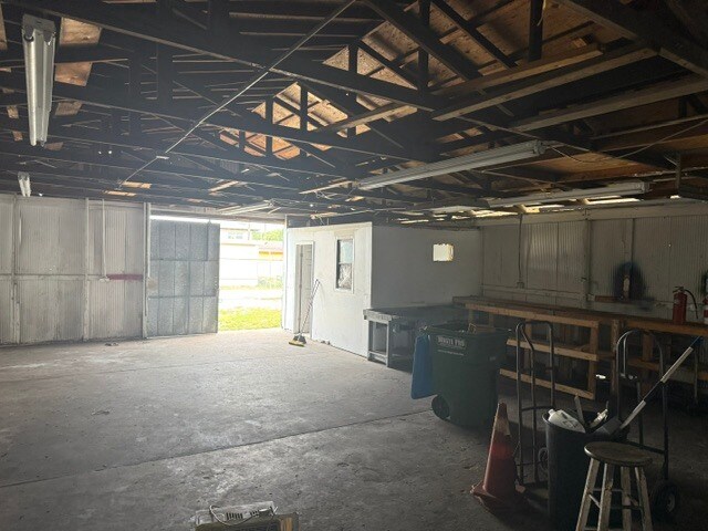 More Photos Of 1520 N Nova Rd, Daytona Beach Manufacturing For Lease