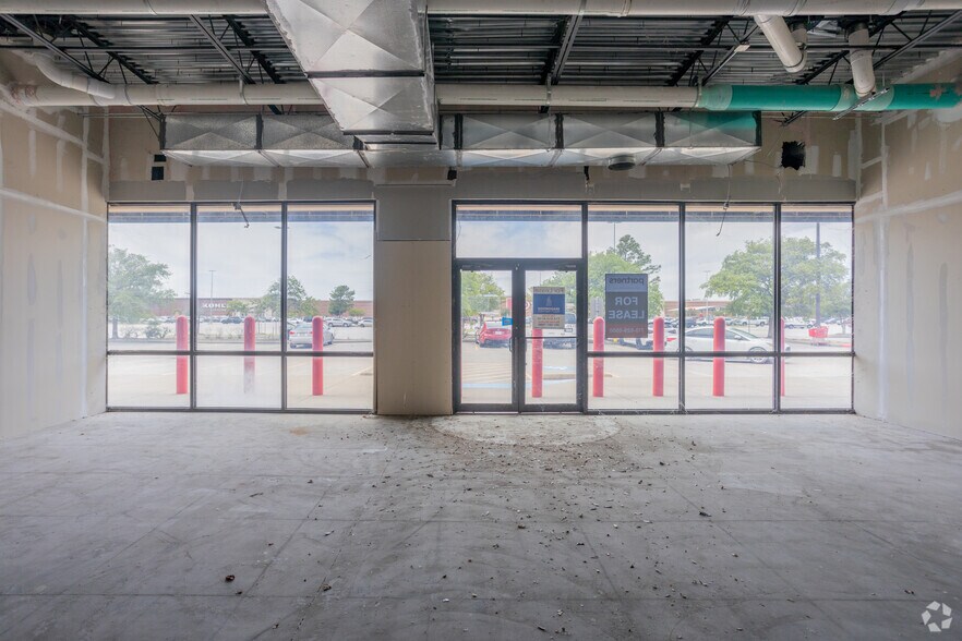 More Photos Of 20755-20845 US 59 Hwy N, Humble Unknown For Lease