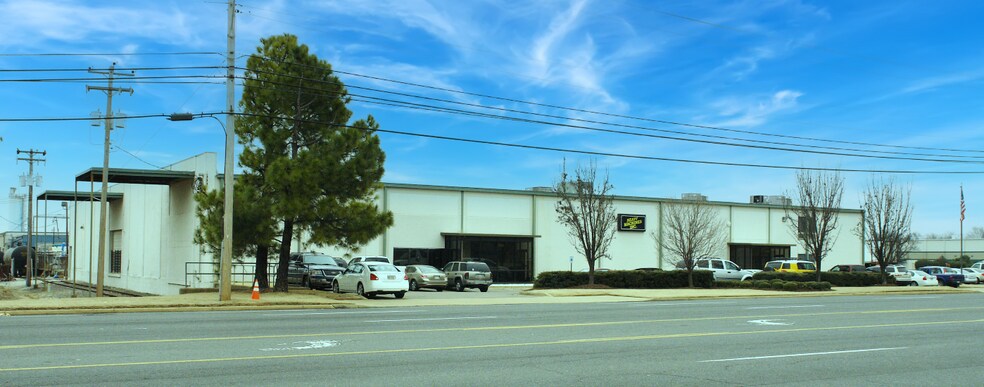 More Photos Of 3930 E Raines Rd, Memphis Warehouse For Lease