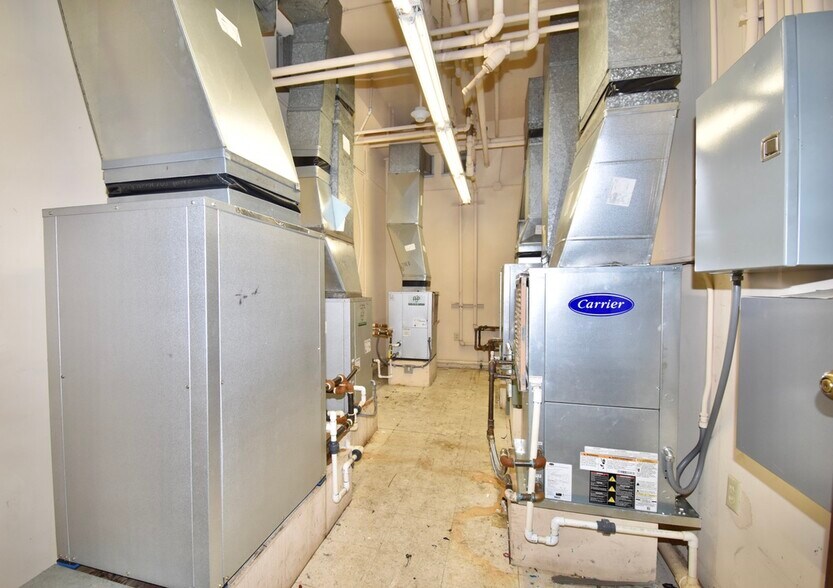 More Photos Of 118 N Church St, Jackson Office For Sale