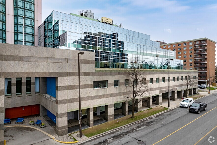 More Photos Of 5 Park Home Ave, Toronto Office For Lease