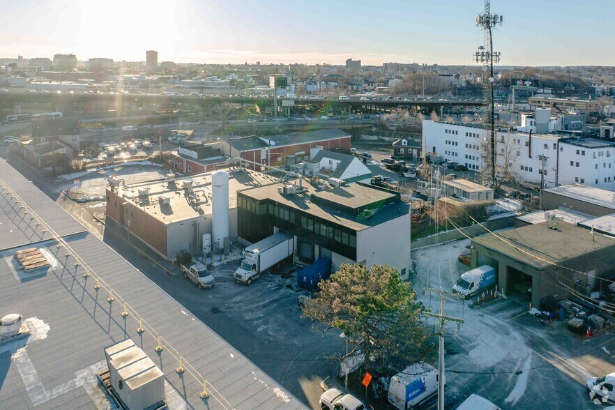 More Photos Of 10 Dorrance St, Boston Manufacturing For Lease