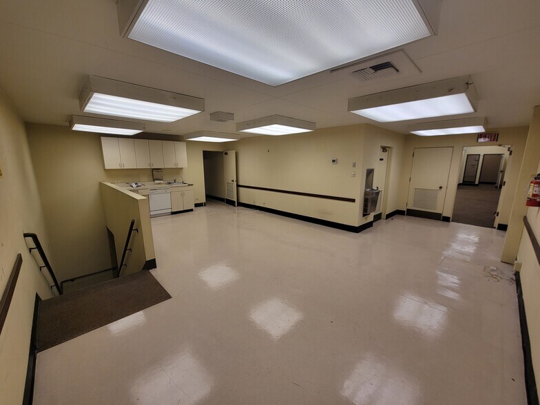 More Photos Of 9133 Central Ave, Montclair Storefront Retail Office For Lease