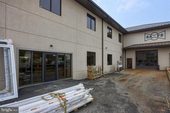 More Photos Of 206 W Kendig Rd, Willow Street Warehouse For Sale