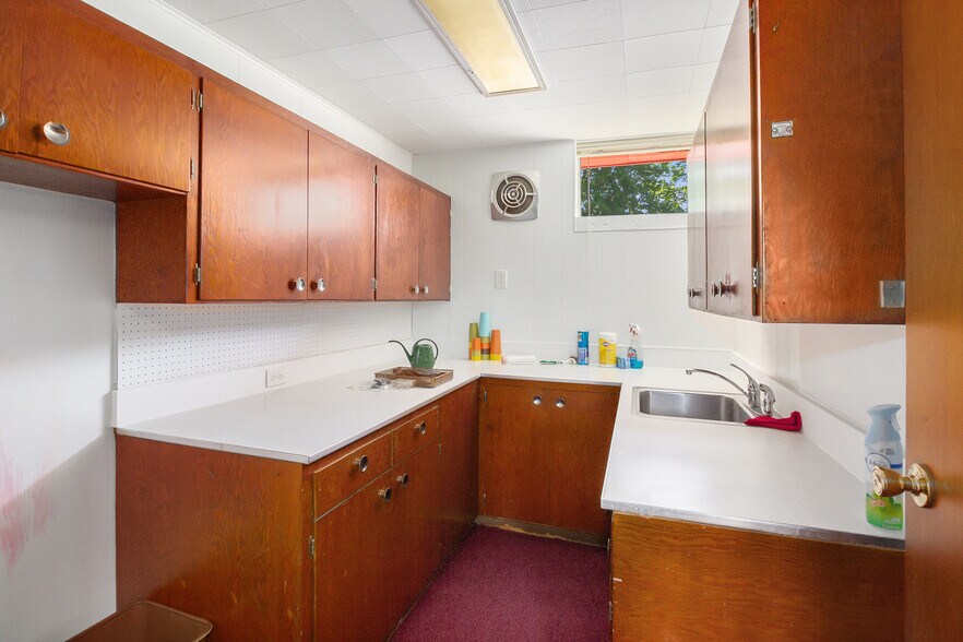 More Photos Of 5204 Davison Rd, Burton Medical For Sale