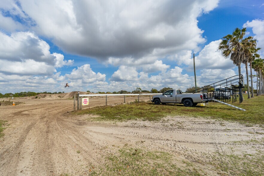 More Photos Of 7543 NE 48th St, Okeechobee Racetrack For Sale