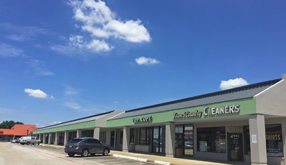 More Photos Of 2963-3055 W 15th St, Plano Unknown For Lease