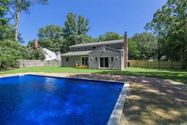 More Photos Of 57 Sheryl Cres, Smithtown Apartments For Sale