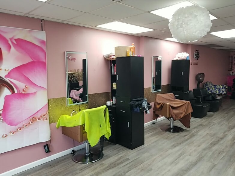 More Photos Of 4700 Stamp Rd, Marlow Heights General Retail For Lease