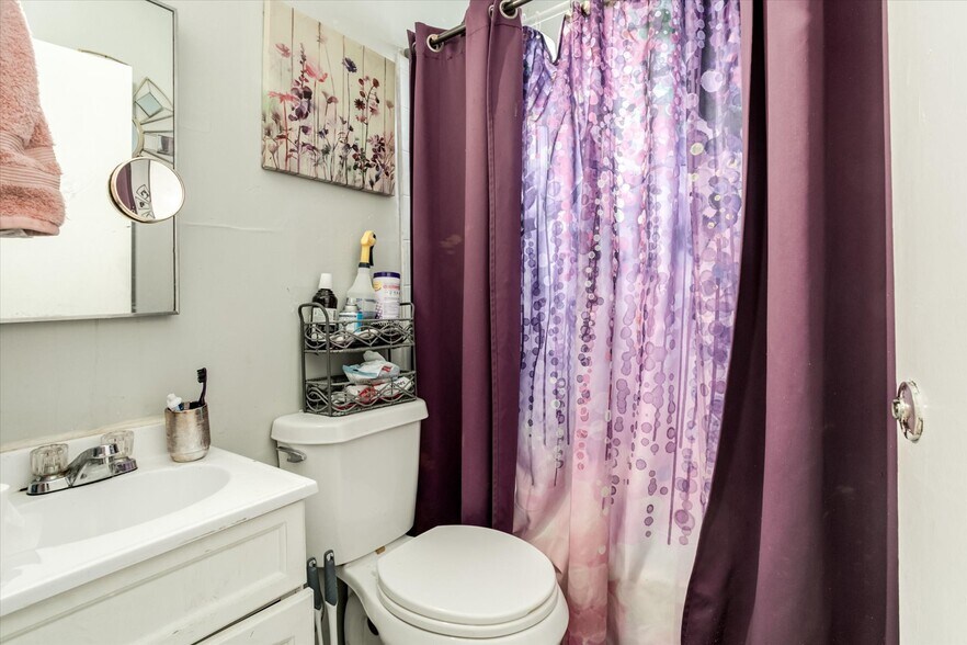 More Photos Of 2713-2715 Benton Blvd, Kansas City Apartments For Sale