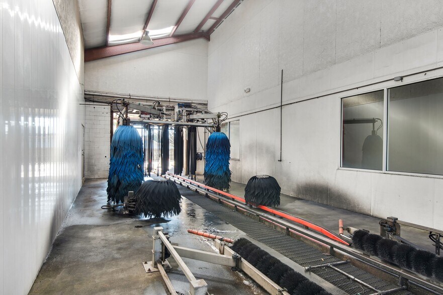 More Photos Of 3061 Gulf Breeze Pky, Gulf Breeze Carwash For Sale