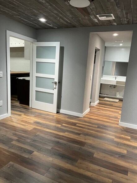 More Photos Of 18948 Tamiami Trl, Fort Myers Self Storage For Sale