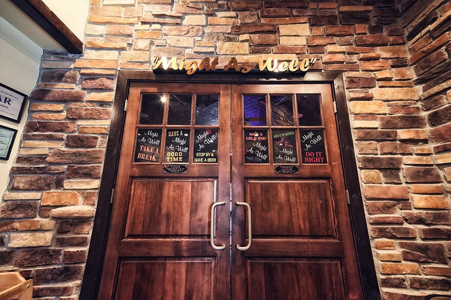 More Photos Of 2400 N Town Center Dr, Washington Restaurant For Sale