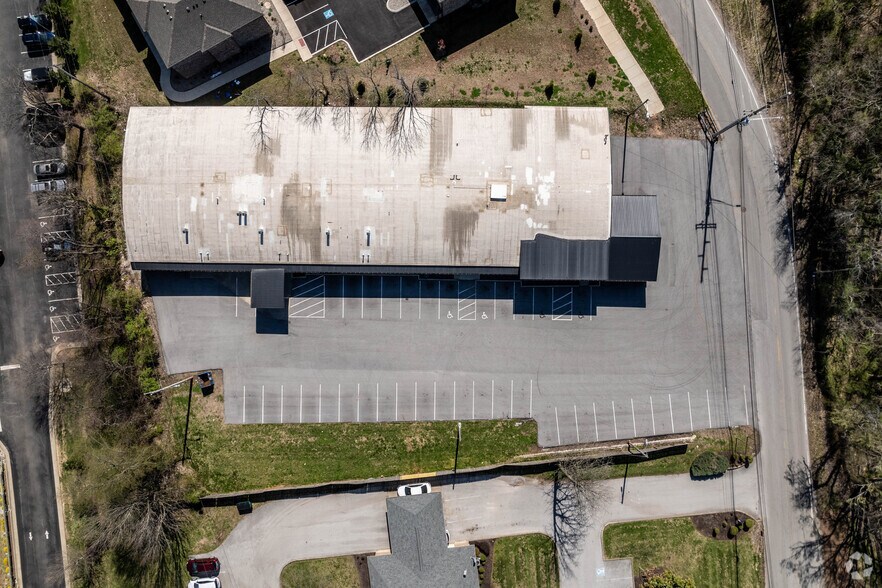 More Photos Of 610 Cave Mill Rd, Bowling Green Medical For Lease