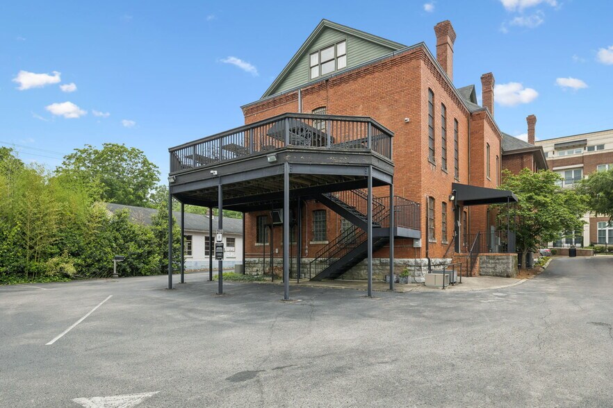 More Photos Of 108 Bridge St, Franklin Storefront For Sale