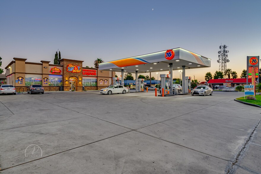 Primary Photo Of 3699 Wilson Rd, Bakersfield Service Station For Sale