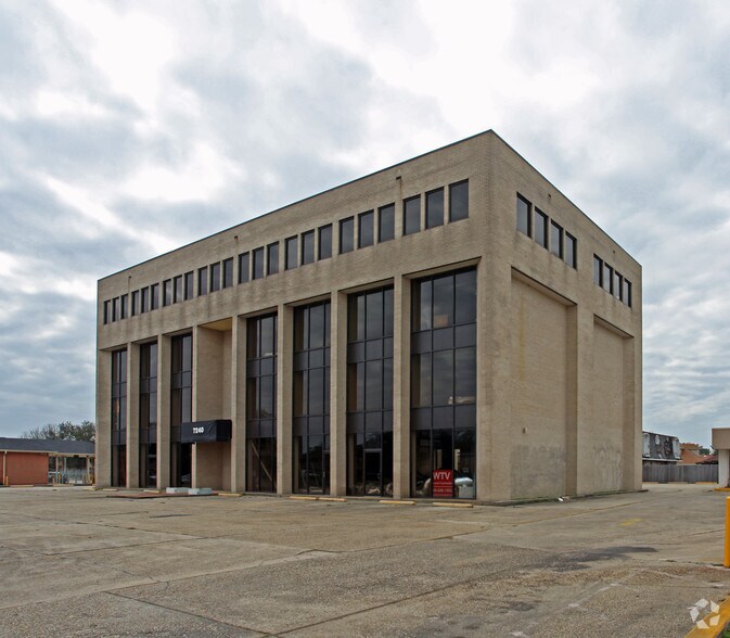 Primary Photo Of 7240 Crowder Blvd, New Orleans Medical For Lease