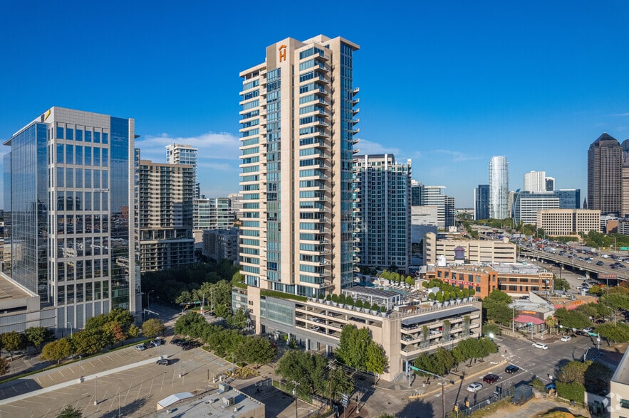 Primary Photo Of 2200 Victory Ave, Dallas Apartments For Lease