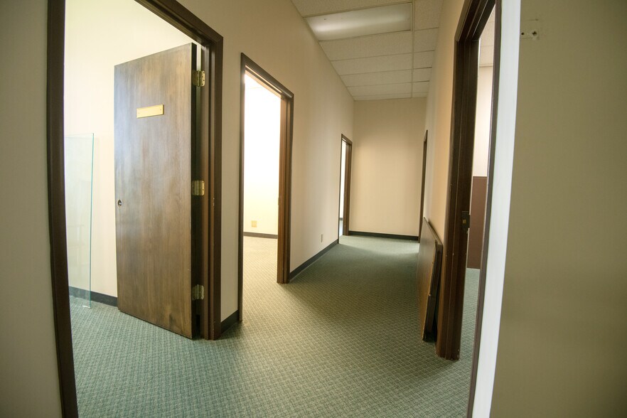 More Photos Of 1330 N Park St, Carrollton Medical For Lease