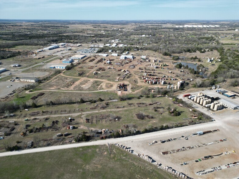 More Photos Of 601 E Pine St, Cushing Truck Terminal For Sale